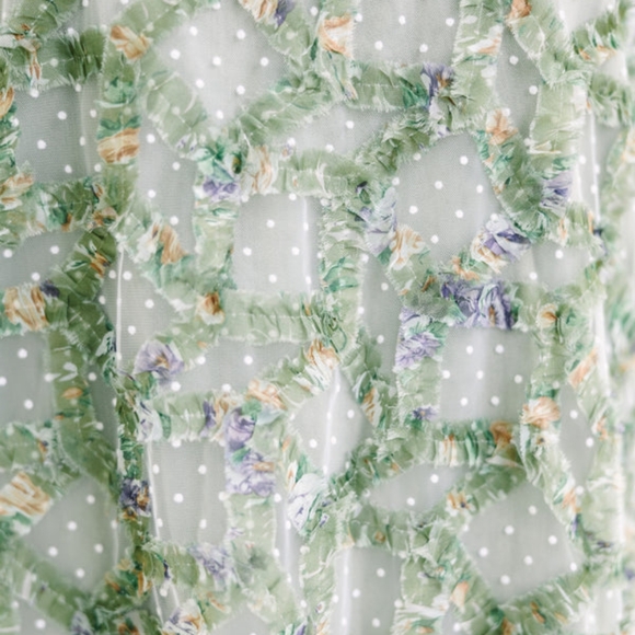 Entro NWT Sheer Textured Floral Polka Dot Blouse with Cami‎ Size Small in Green - Picture 4 of 11